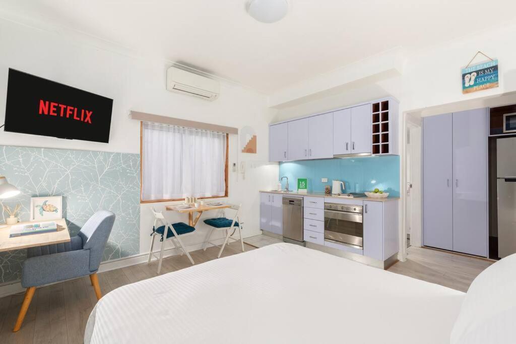 Front Ocean Breeze With Aircon Apartment